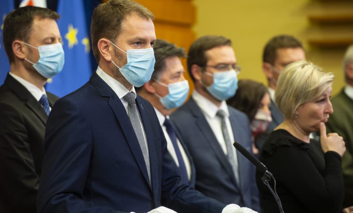 Budaj priznal, že za to, že Slovensko prišlo o milióny vakcín, nesie politickú zodpovednosť Krajčí