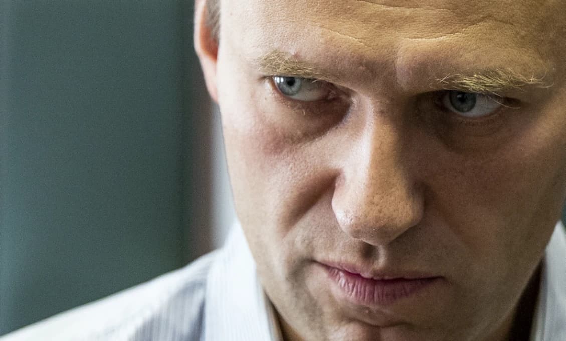 Monitorovacia komisia hovorí, že Navaľnyj problémy s chrbtom simuluje. On im odkázal, že sú gauneri