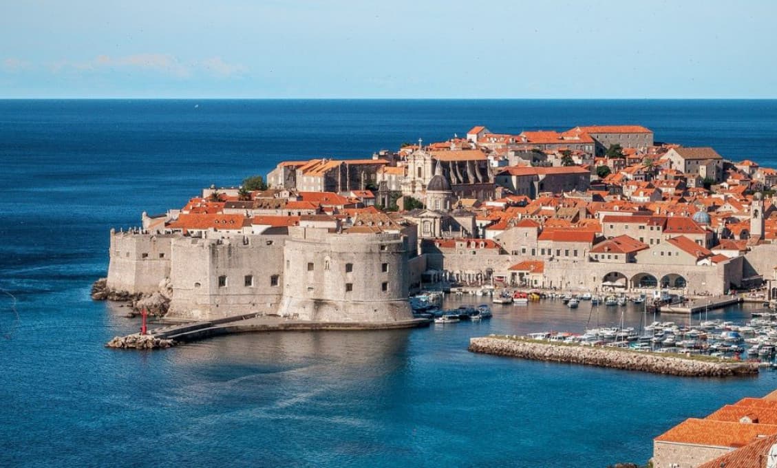 Chorvátsko sa otvára turistom. Slováci však musia s dovolenkou počkať na súhlas vlády