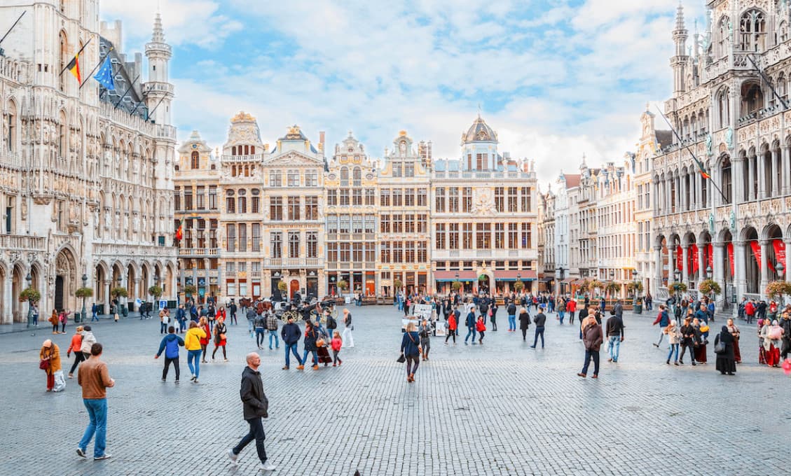 Bruselský súd rozhodol, že Belgicko musí do 30 dní zrušiť všetky obmedzenia týkajúce sa korony