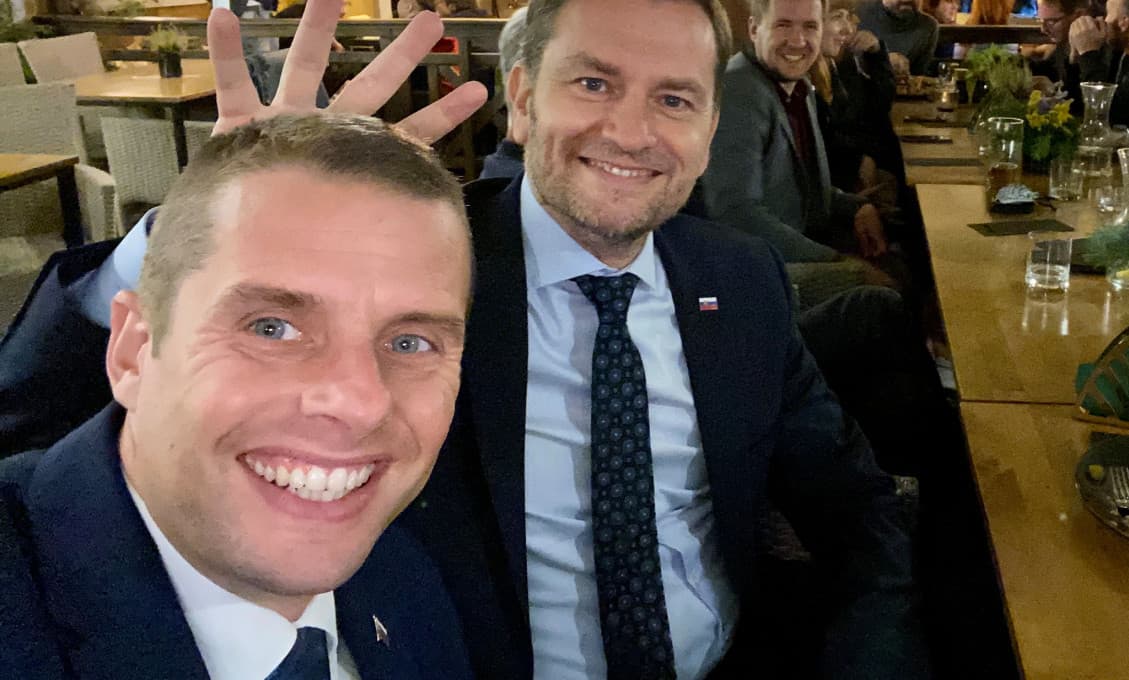 Papaláš Klus sa kvôli "hejterom" rozplačkal, až sa z toho Facebook rozmočil