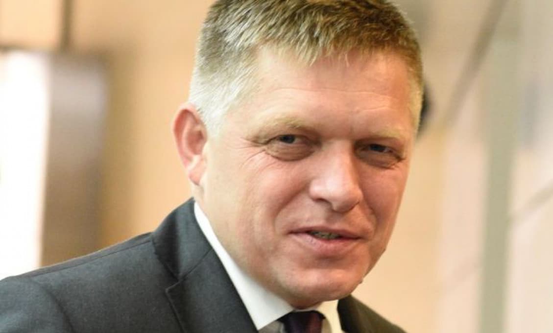 Fico si uctil oslobodenie Bratislavy Červenou armádou: Zachránil pamätnú tabuľu, ktorú vyhodili