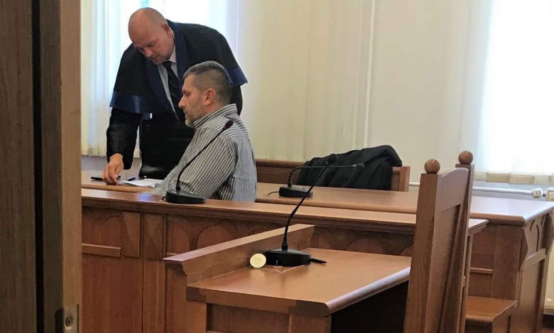 Zúfalý čin brutálneho vraha. Po potvrdení trestu si odstránil monitorovací náramok a ušiel. Chytili ho v Čechách