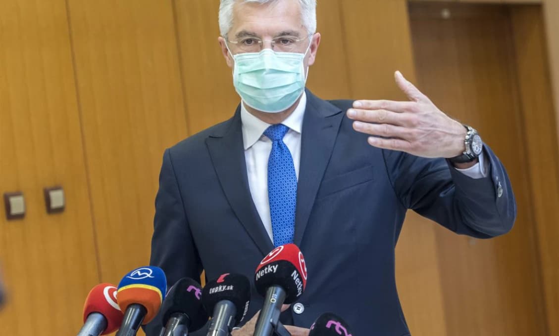 Škandál: Na rokovaniach v Maďarsku bol poslanec očierňujúci našu diplomaciu, ale nikto z nej!