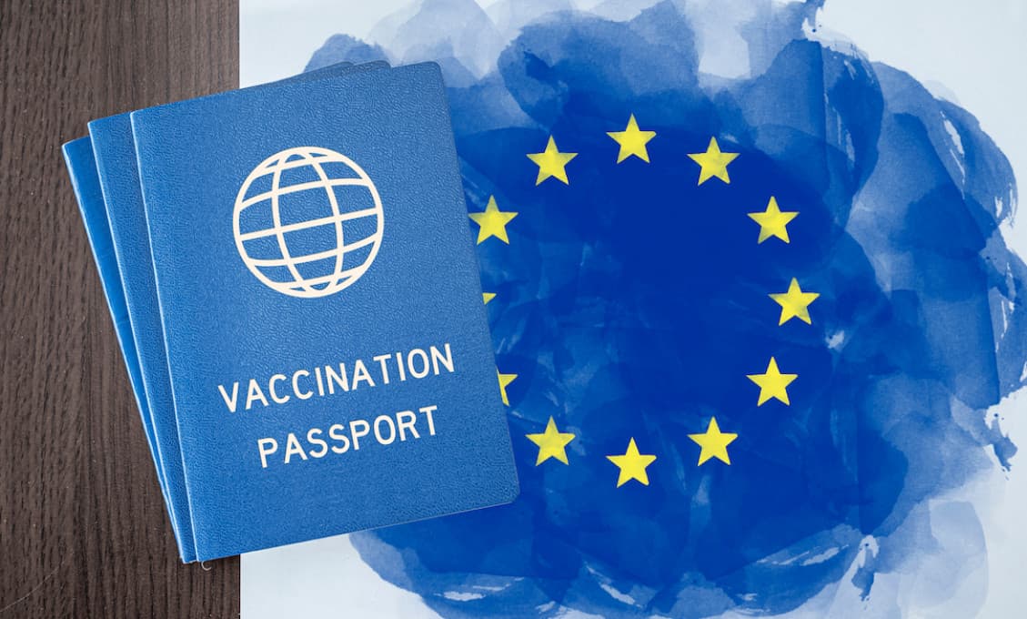 WHO vyhlasuje, že očkovací preukaz nesmie byť predpokladom na cestovanie