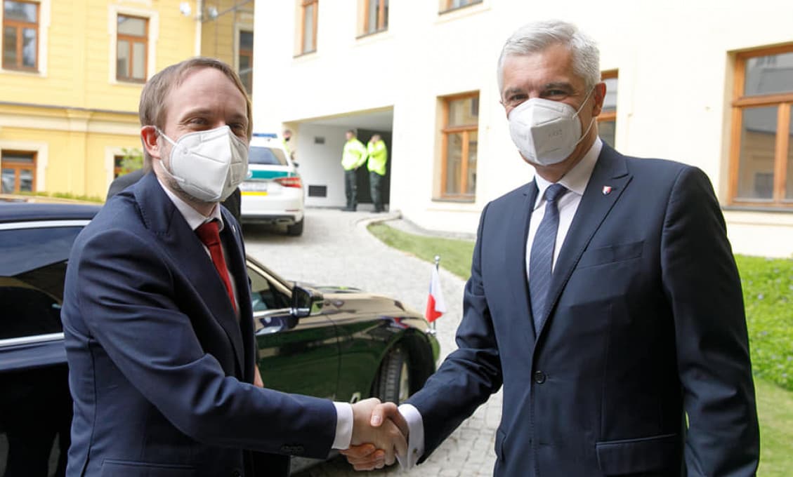 Slováci môžu ísť do Česka aj bez covid pasu, zhodli sa Korčok a Kulhánek
