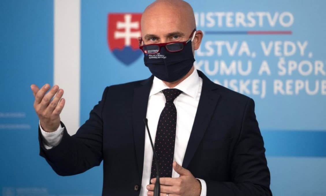 Gröhling: Od pondelka 17. mája sa vrátia do škôl všetci žiaci