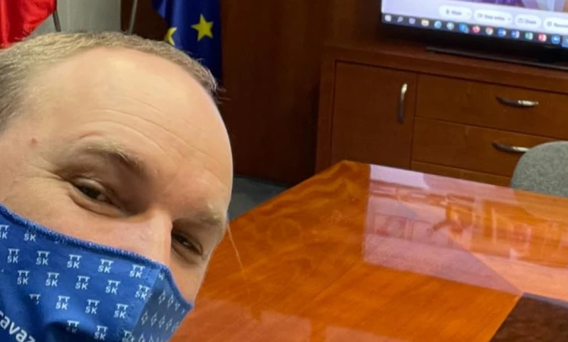 Bratranec Matoviča a župan TSK Viskupič žiada politikov, aby sa neplietli do vakcinácie