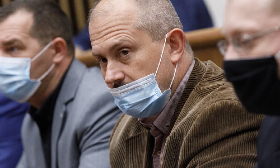 „Vás mrzí, že Matovič dostal dnes len tú vodu, čo?“ zakričal Kotleba poslancovi koalície do pléna