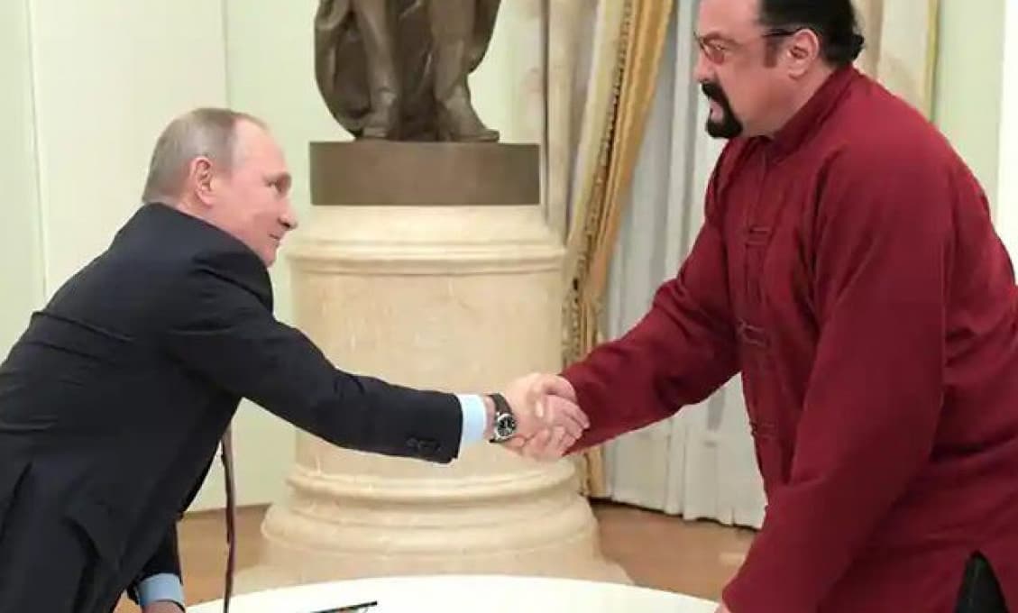 Herec Steven Seagal, veľký obdivovateľ Putina, sa pripája k prokremeľskej strane