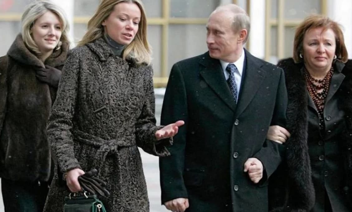 Dcéry kremeľskej elity si užívajú život "cremé de la cremé". Patria k nim aj Putinove dcéry