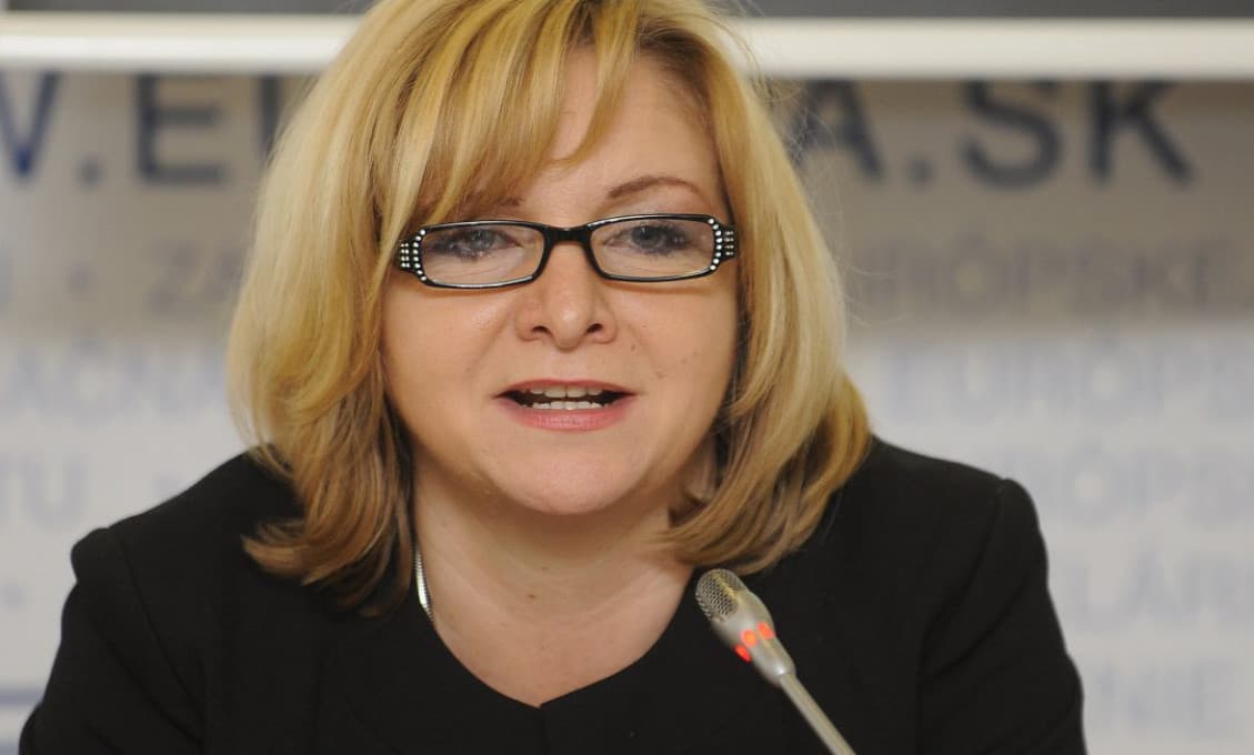 Liberáli sa zgrupujú. Pietruchová najnovšie pracuje u Kolíkovej, konzervatívec Krajniak jej už nebude klepať po prstoch