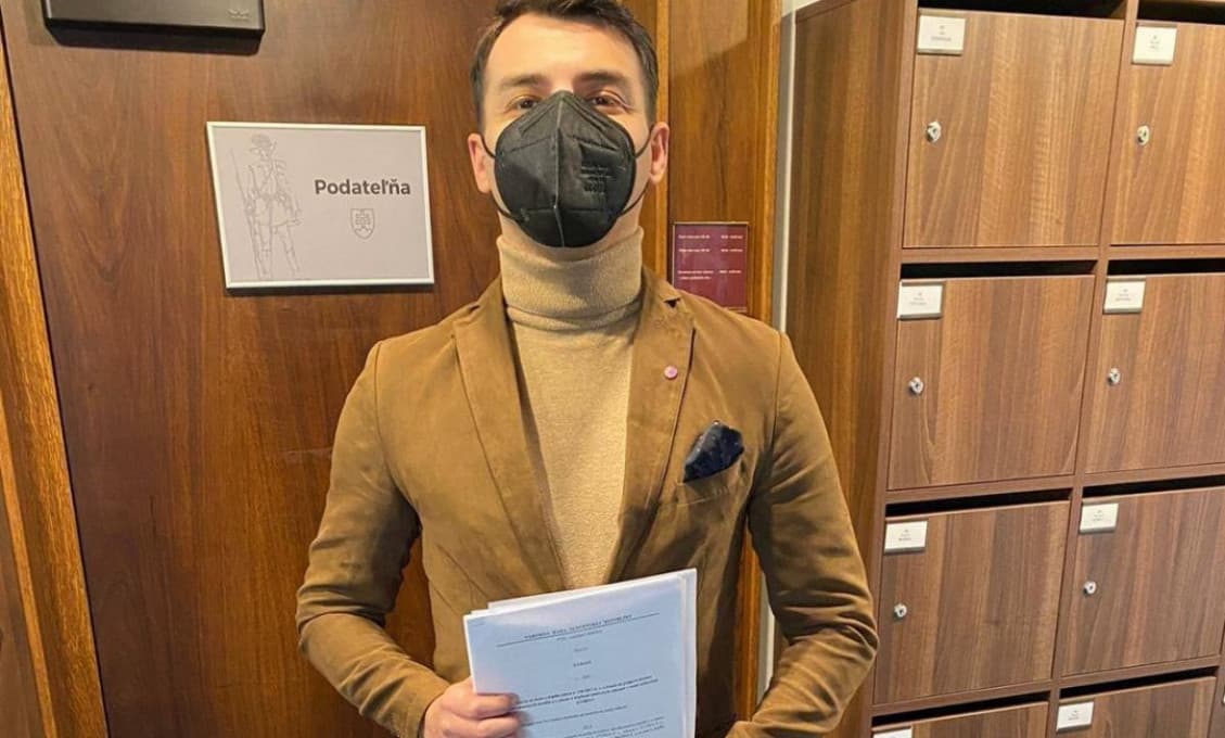 OĽaNO závidí SMERu Uhríka, alebo zlodej kričí - chyťte zlodeja!