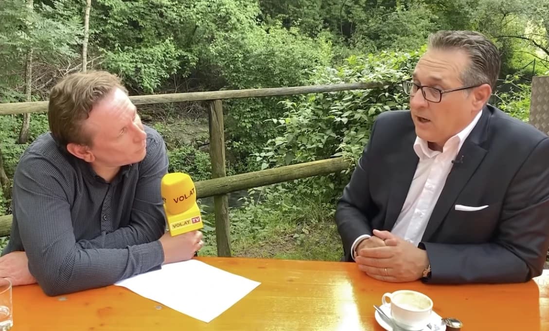 Bývalý rakúsky vicekancelár Strache varuje pred „veľkým resetom“ (Steffen Munter)