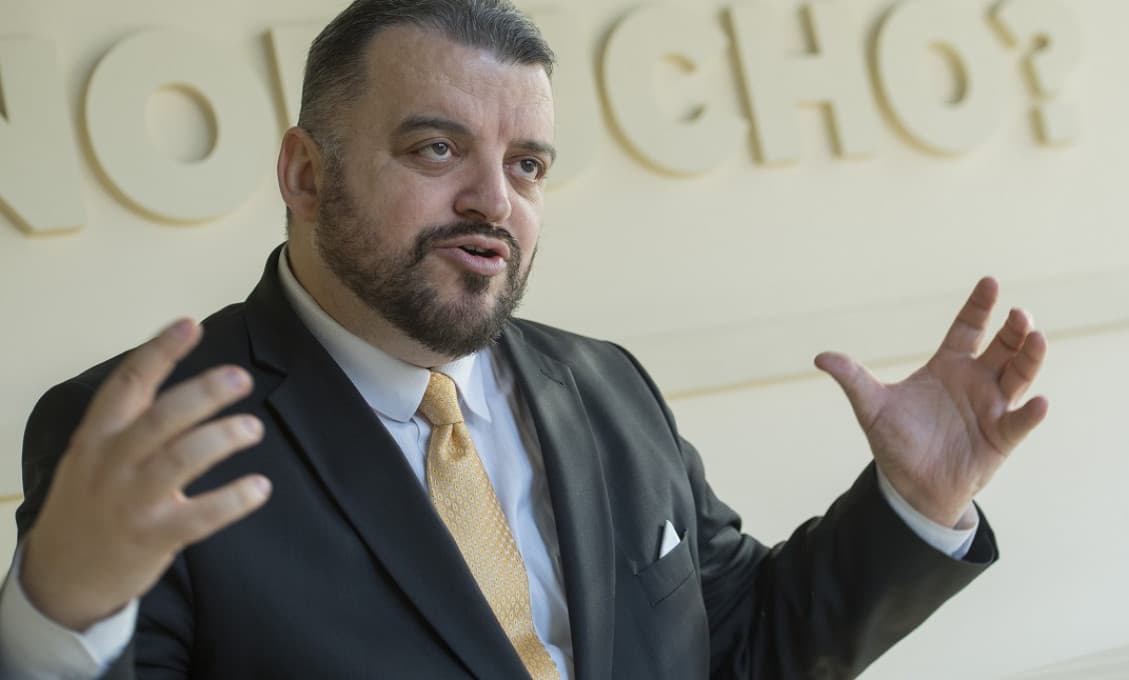 Chmelár: Politici sa už nevedia dočkať imidžovej fotečky s pápežom. Vedia, že nepôjde o štátnu návštevu?