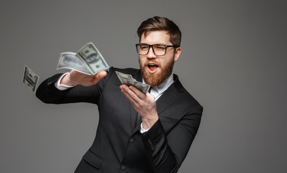 Muž prišiel o 3500 eur, cez telefón naletel podvodníčke