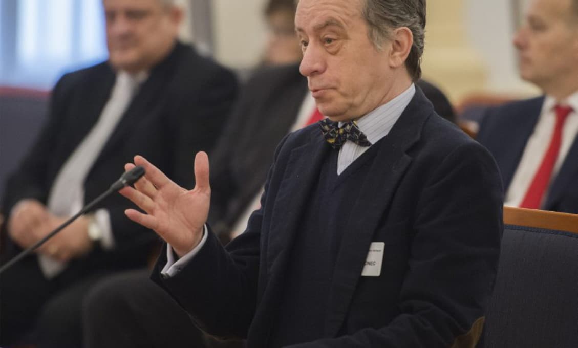 Drgonec: "Ostrieľaný porušovateľ ústavy Mikas zámerne navodzuje chaos"