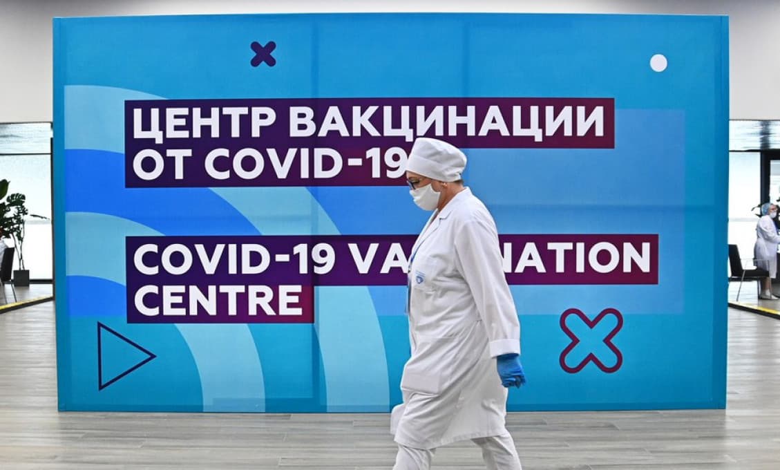 EÚ chce s Moskvou vyriešiť otázku cestovania, no Francúzsko má stále výhrady k Sputniku V
