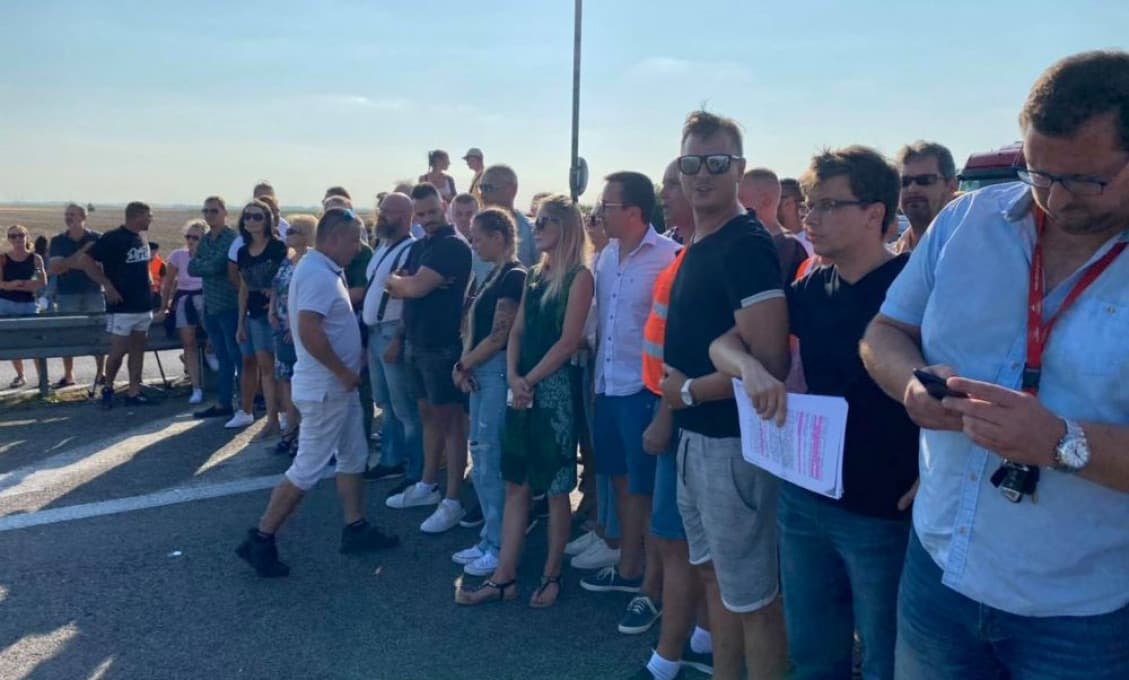 Hranice opäť rozdelili Slovákov. Niektorí protesty podporujú, iní ich odsudzujú