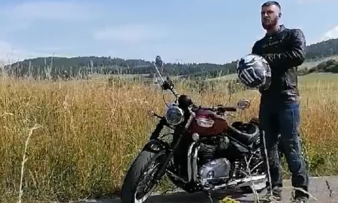 Ľudia príďte, zajtrajší protest je posledná možnosť mierového riešenia pre Slovensko, burcuje motorkár Lolo (VIDEO)