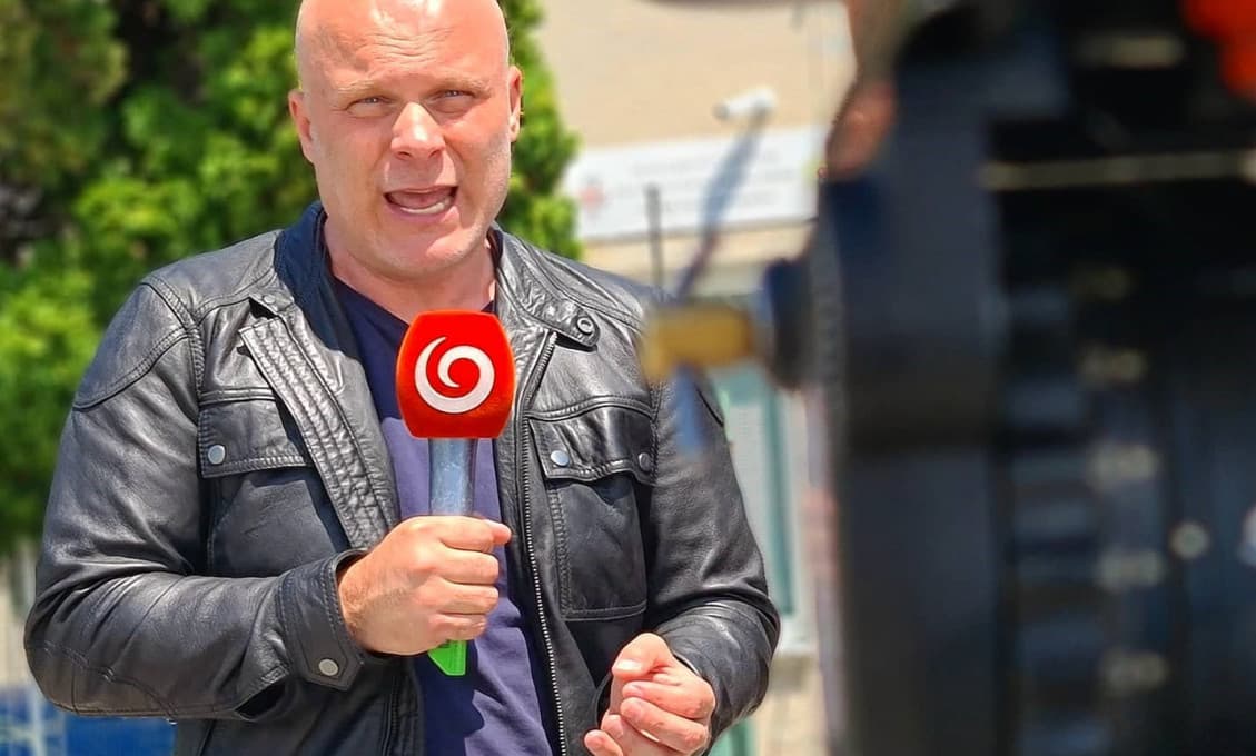 Novinár z TV JOJ tvrdí, že minister Mikulec klame, prečo dal zastaviť zásah inšpekcie.