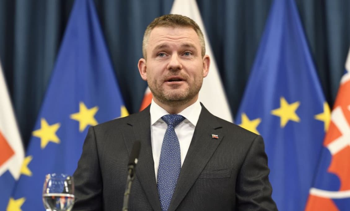 Portál Paraméter: "Vojna medzi Žilinkom a Lipšicom pokračuje. Čoraz viac je isté, že Pellegrini zinkasoval 150 000 eur