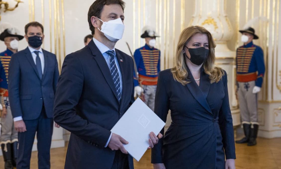 Už aj český politológ vie, že slovenská vláda je na odstrel a zachránil ju len Ústavný súd vďaka Čaputovej