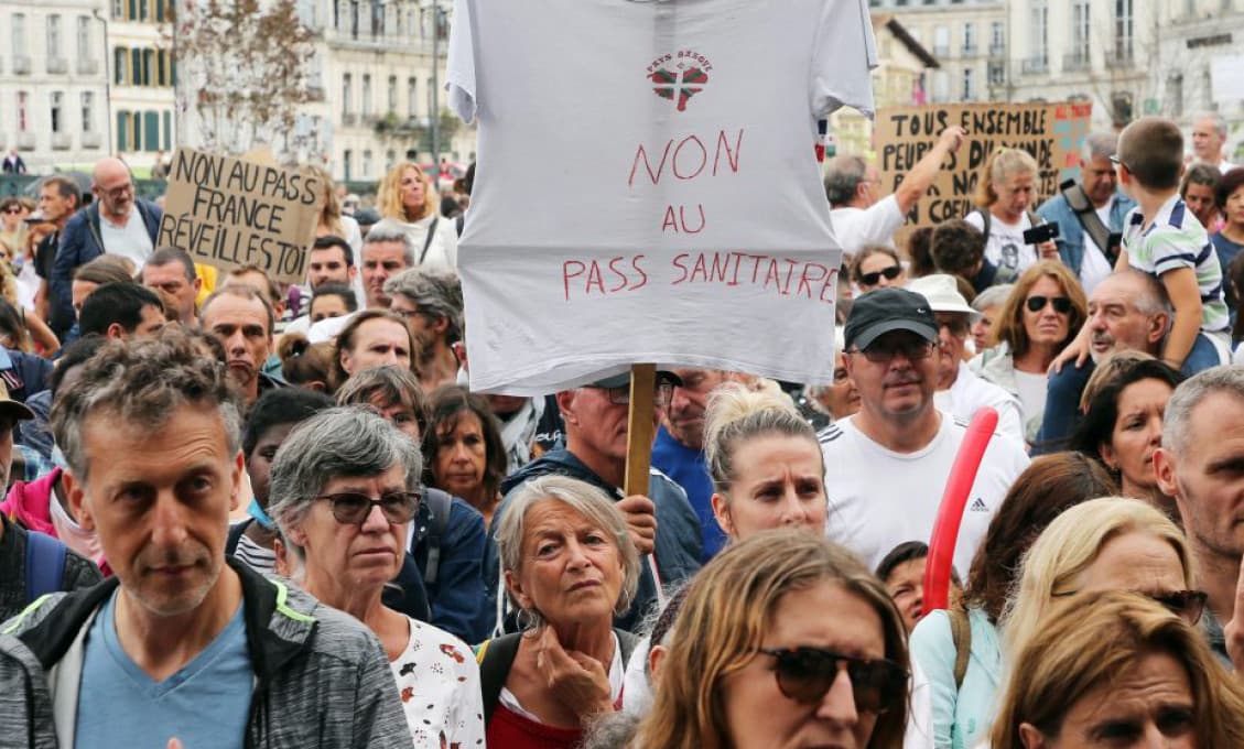 Počet Francúzov protestujúcich proti Covid pasu sa za mesiac zdvojnásobil. Cez víkend by ich malo prísť do ulíc najmenej 250 tisíc
