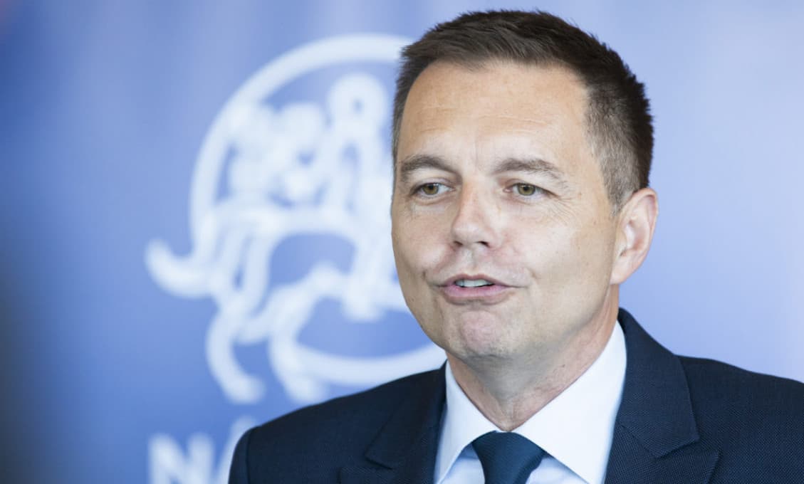 Guvernér NBS Kažimír má dnes vypovedať na polícii v súvislosti s korupciou a výpoveďami kajúcnikov