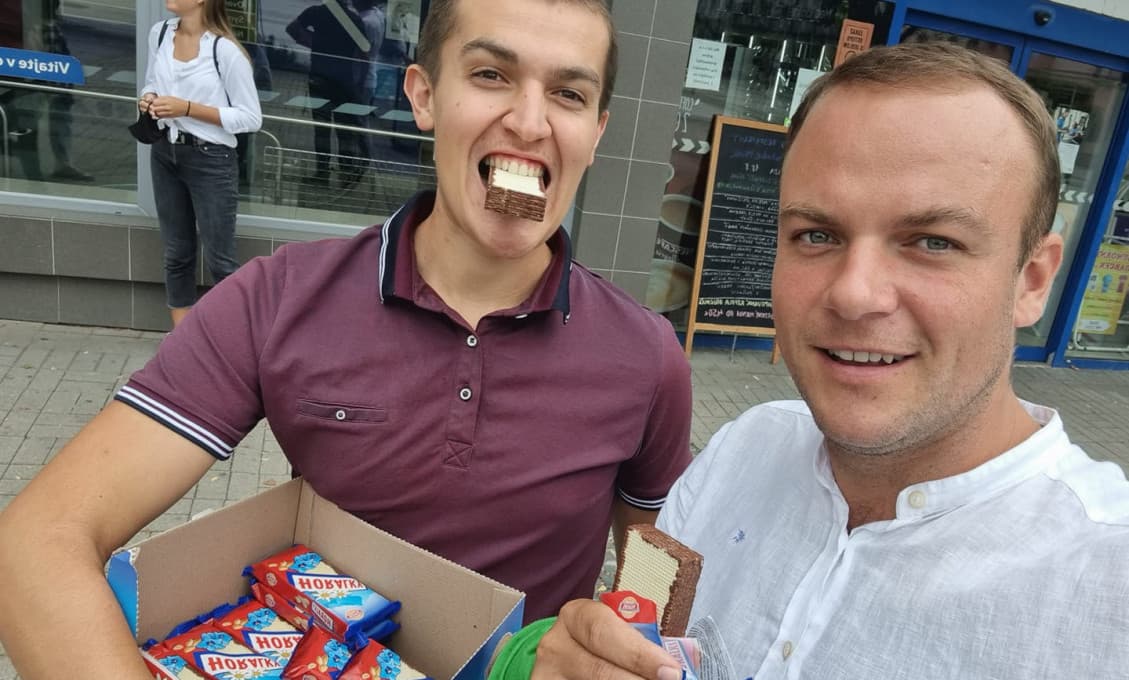 Žiak z SaS zabudol, že je poslancom NR SR: Robil reklamu Horalkám, teraz bude čeliť pokute
