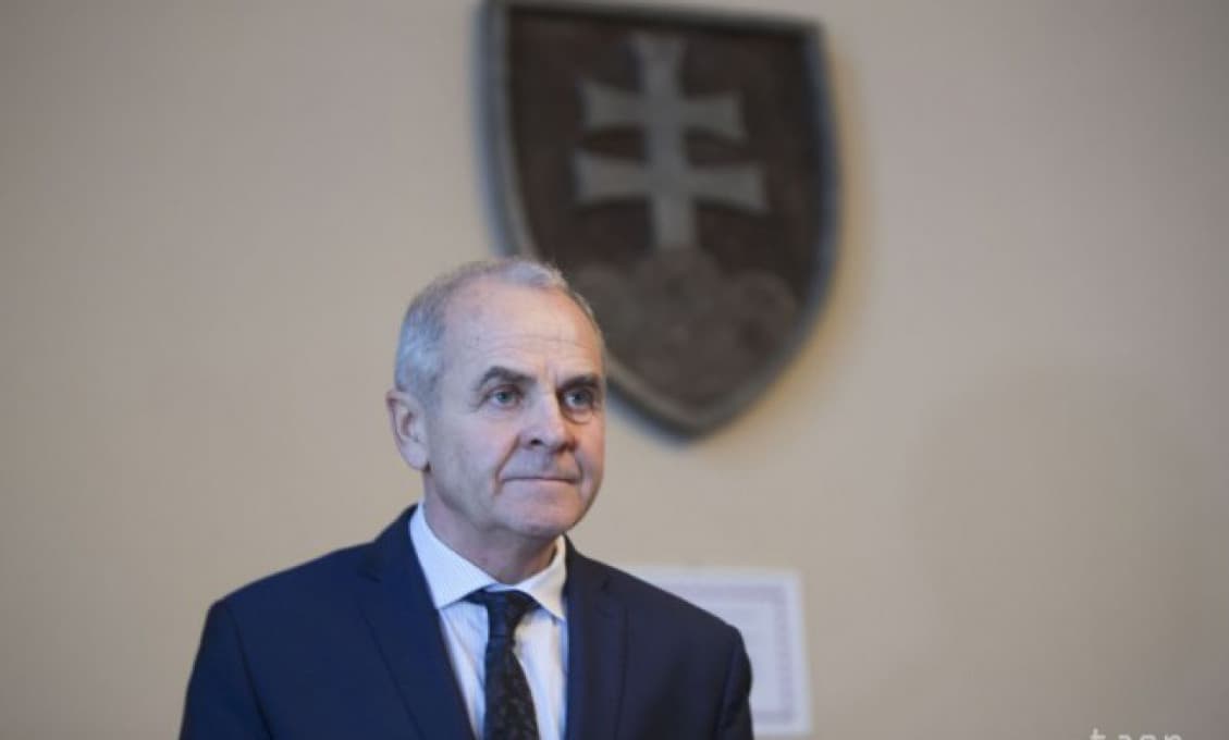 Banská Bystrica: Lunter chce očkovaním osloviť 38 000 ľudí. Výjazdové jednotky prídu do 60 škôl