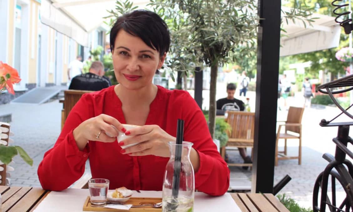 Martina Valachová: Peniaze, egá a samolepky. Tak fungujú politické strany