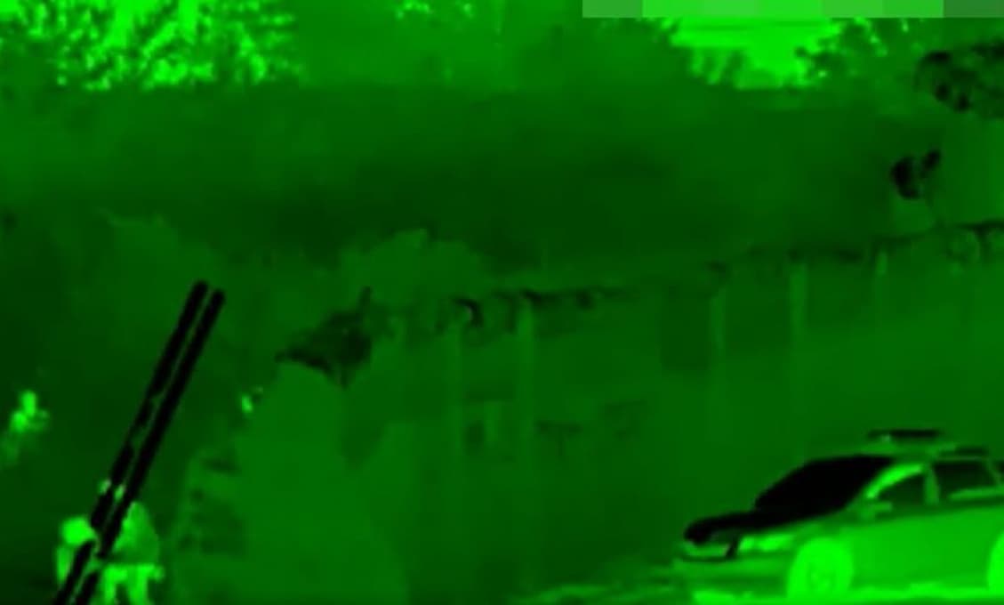 VIDEO: Takto sa snažia migranti dostať cez ostnatý drôt na južnej hranici Maďarska so Srbskom