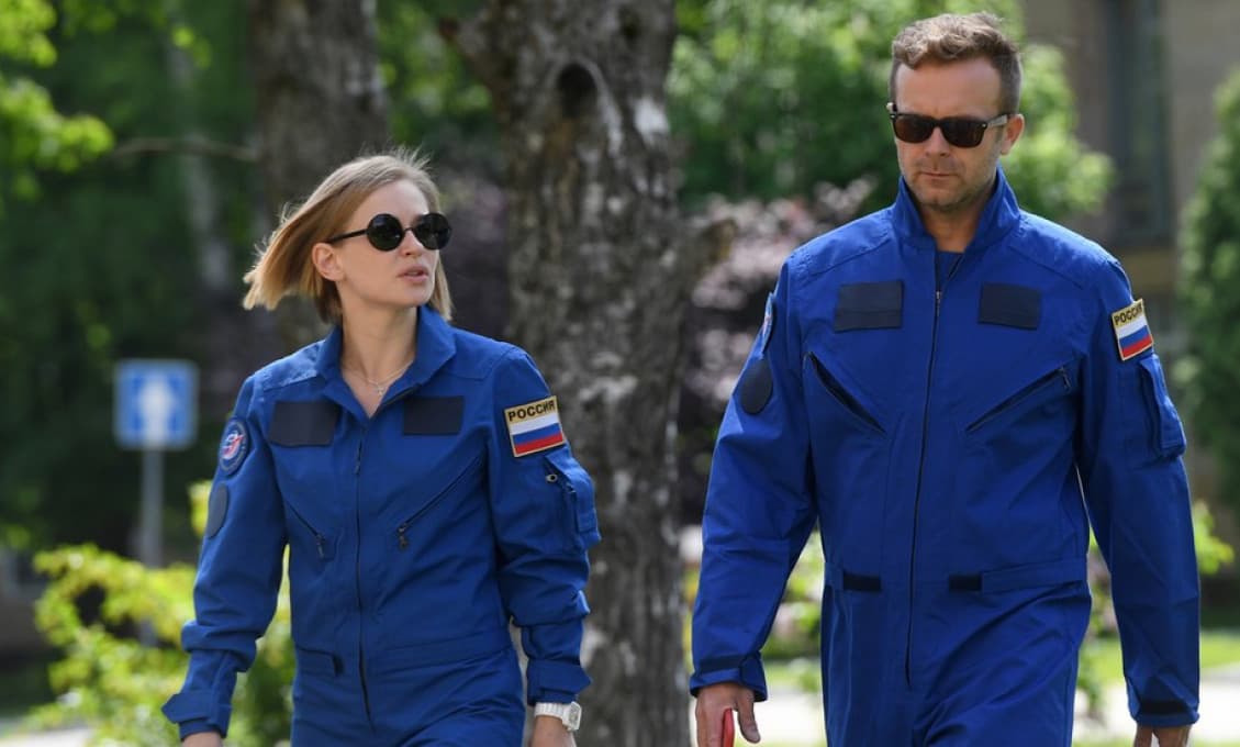 Rusi plánujú nakrútiť prvý celovečerný film vo vesmíre. Štáb už začal s prípravou