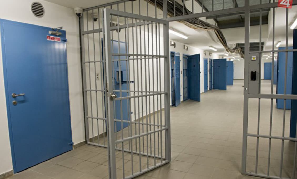 V Ekvádore zahynulo pri nepokojoch vo väznici 116 osôb. Šiestim väzňom zoťali hlavu!