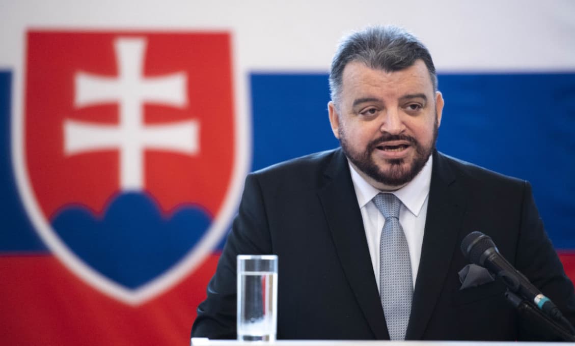 Chmelár: „Každý deň nové dno. Nemáme dosť učiteľov, nemáme dosť sestričiek, ..."