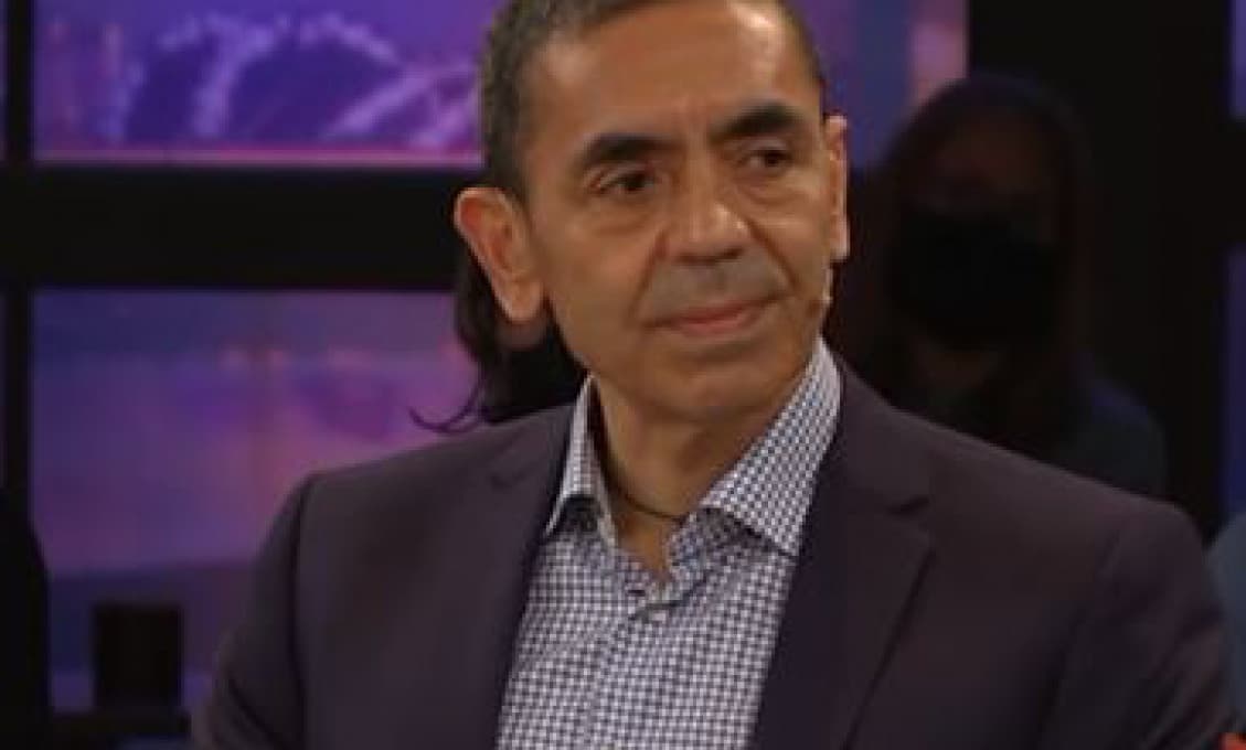 Zo sľubov "očkovacieho guru" Ugura Sahina z Biontechu nič nezostalo (Willi Huber)