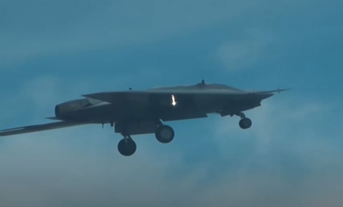 Ruské vzdušné sily prechádzajú od výzvedných dronov na ničivé bezpilotné stroje (video)