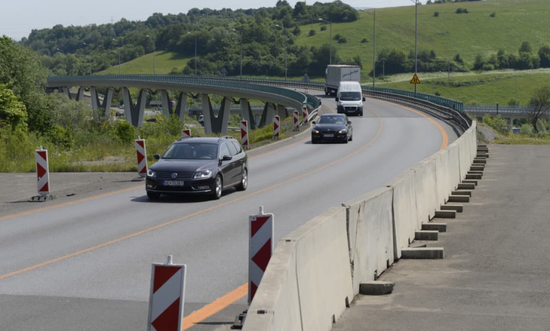 Diaľnice? Samé kauzy a podvody, schytajú to vodiči