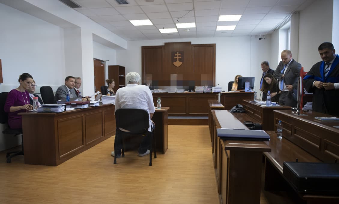 Rýchla správa: Štefana Á., obžalovaného v kauze zmeniek, odsúdili na 13 rokov