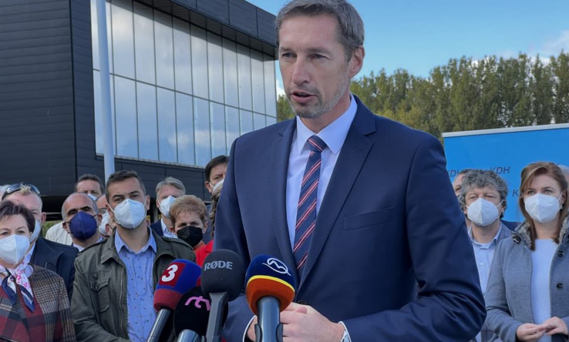 Vaše nezmyselné nariadenia musíme ľuďom vysvetľovať my! Búria sa starostovia a primátori