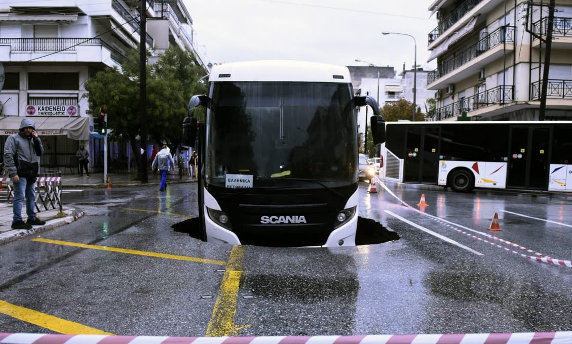 Grécko: Silné búrky a záplavy si vyžiadali už dve obete