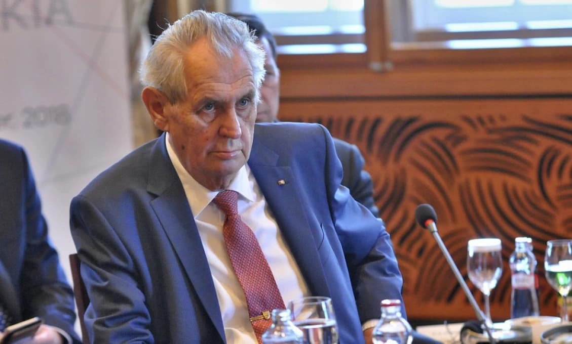 ČR: Nemocnica rieši žiadosť šéfa Senátu o stave prezidenta Zemana
