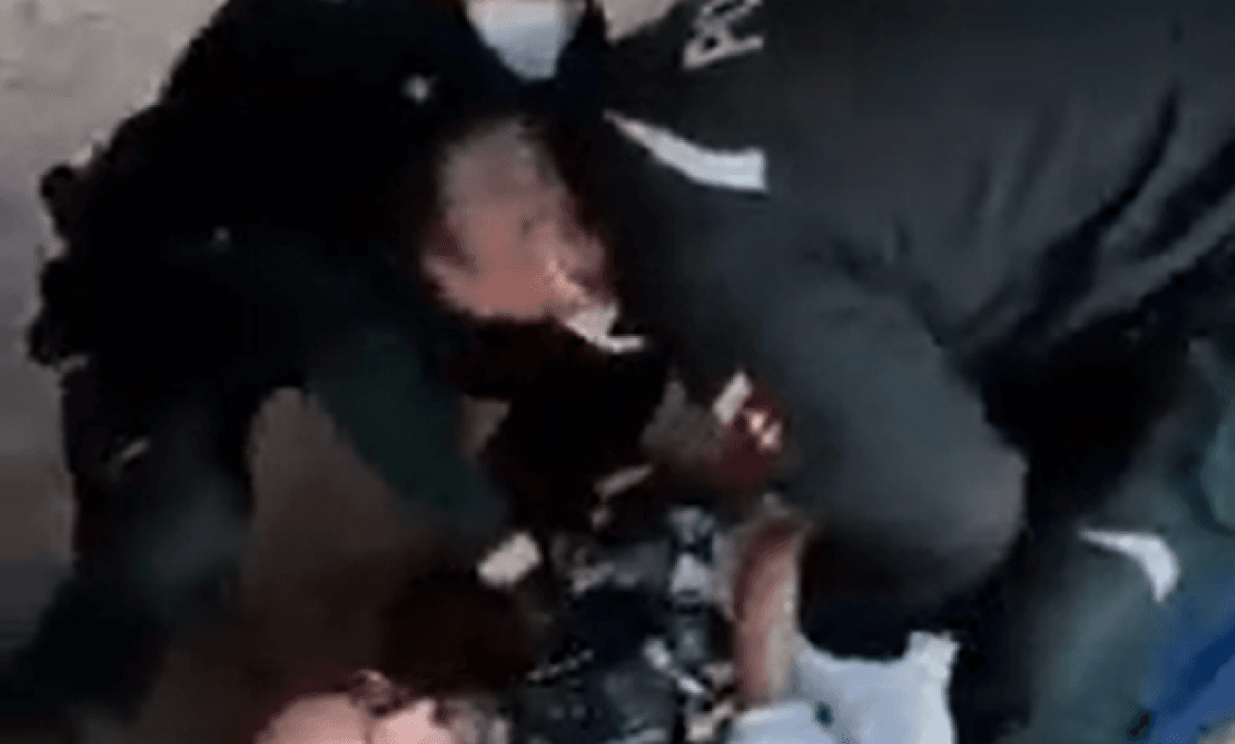 Blaha: Toto je učebnicová policajná brutalita. Tomuto sa hovorí policajný teror (VIDEO)