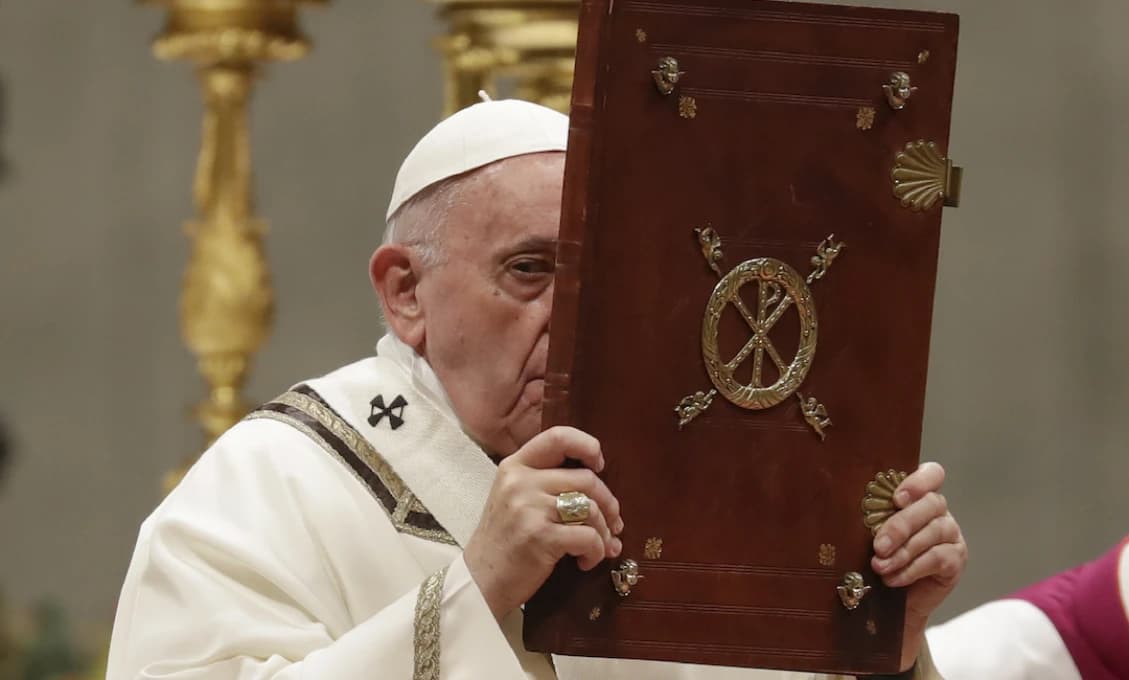 Emeritný pápež Benedikt XVI. dostal tretiu dávku vakcíny