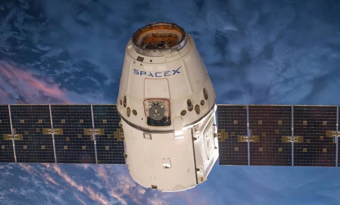 USA: Vesmírna kapsula Crew Dragon so štyrmi astronautmi úspešne pristála na Zemi