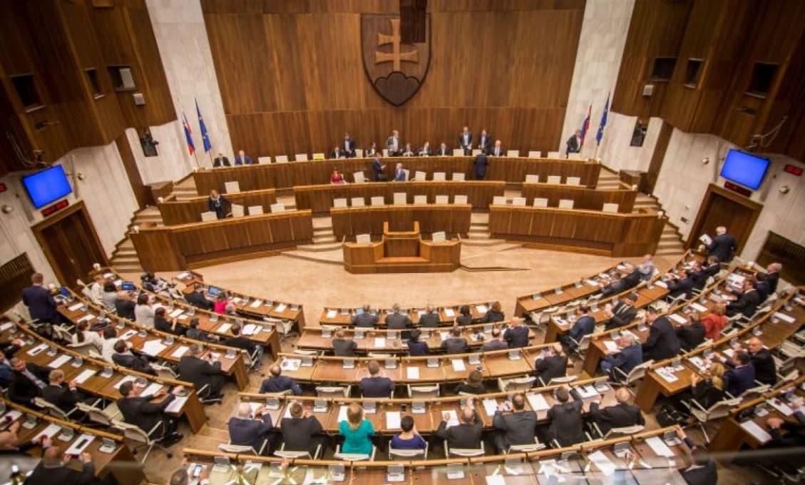 Poslanci sa zídu v utorok, na schôdzi ich čaká rozpočet i reforma nemocníc