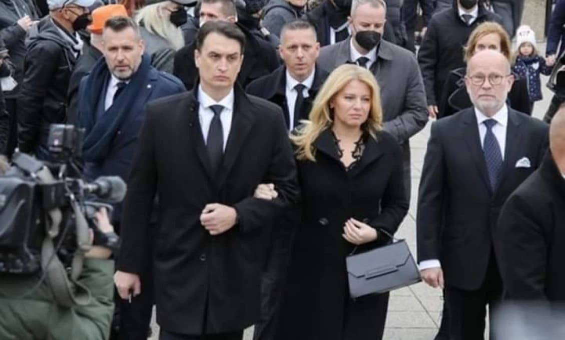 Naštvaní Slováci: Pani prezidentka, milenca si vyvážajte za vlastné!