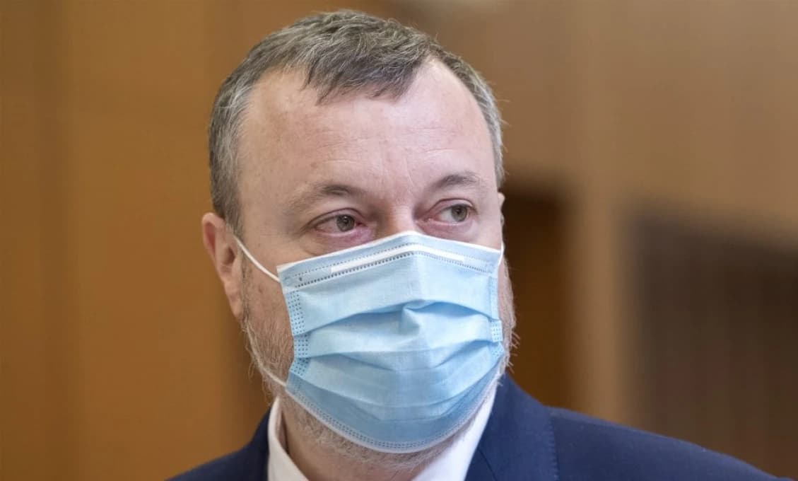 Krajniak by chcel okamžitý lockdown, povinné očkovanie nepodporí