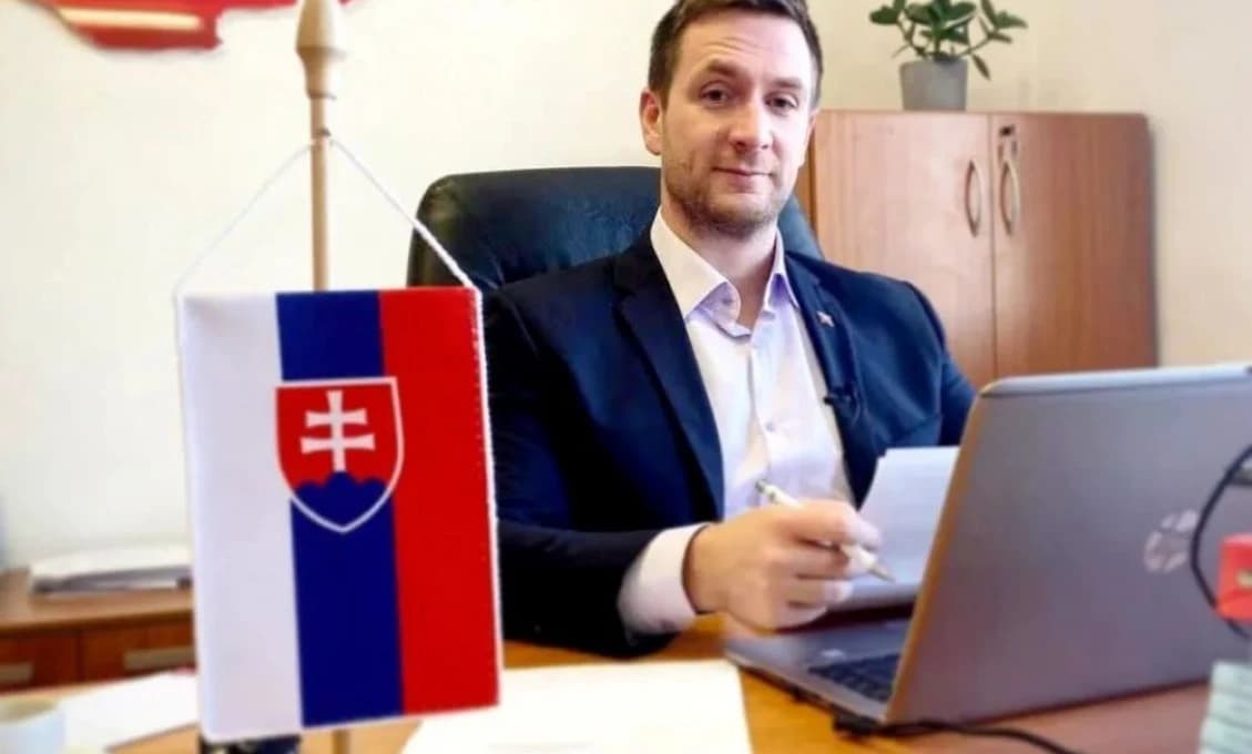 Uhrík vyzýva Pellegriniho aj Fica: Spojme sa a pomôžme ľuďom! (VIDEO)